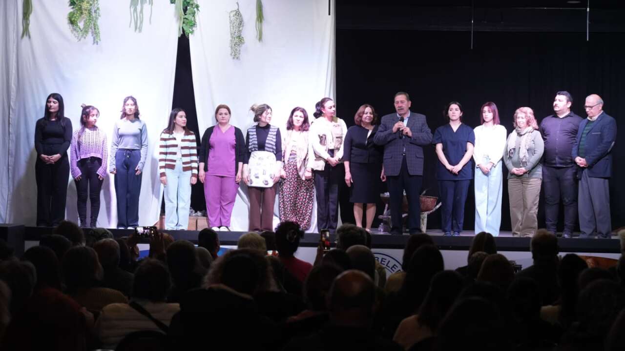 Milas’ta 8 Mart’a Özel Tiyatro: Kadınların Mücadelesi Sahneye Taşındı 2